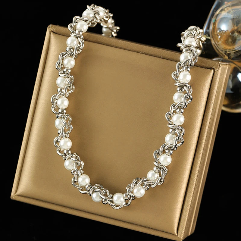 EILIECK pearl necklace and bracelet set with chain, elegant jewelry from Corporación Turística, featuring white pearls and silver accents.