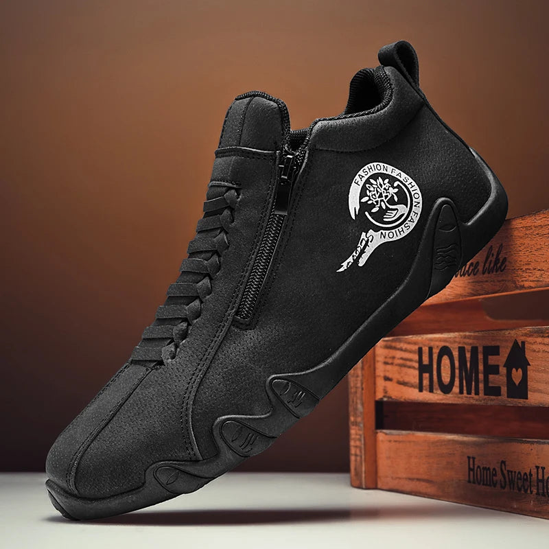 Black men's high-top sneakers with thick sole from Corporación Turística, featuring a stylish and comfortable design.