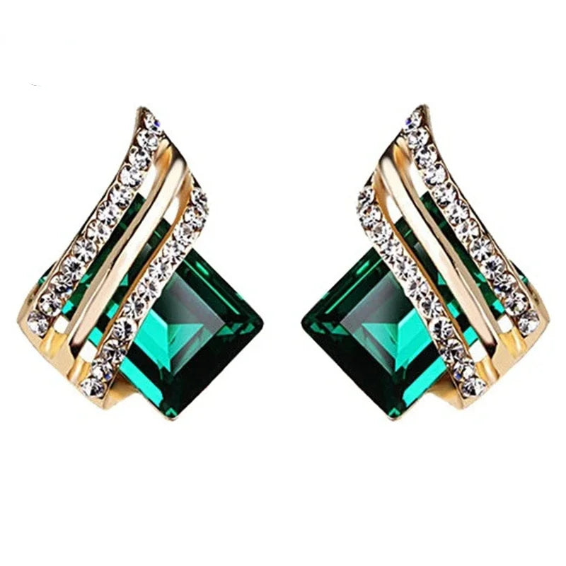 Black crystal zircon diamond-shaped wing earrings for women, elegant jewelry by Corporación Turística.