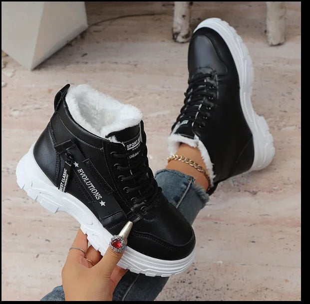 Black winter high boots by Corporación Turística, thermal short boots with a matte finish, perfect for cold weather.