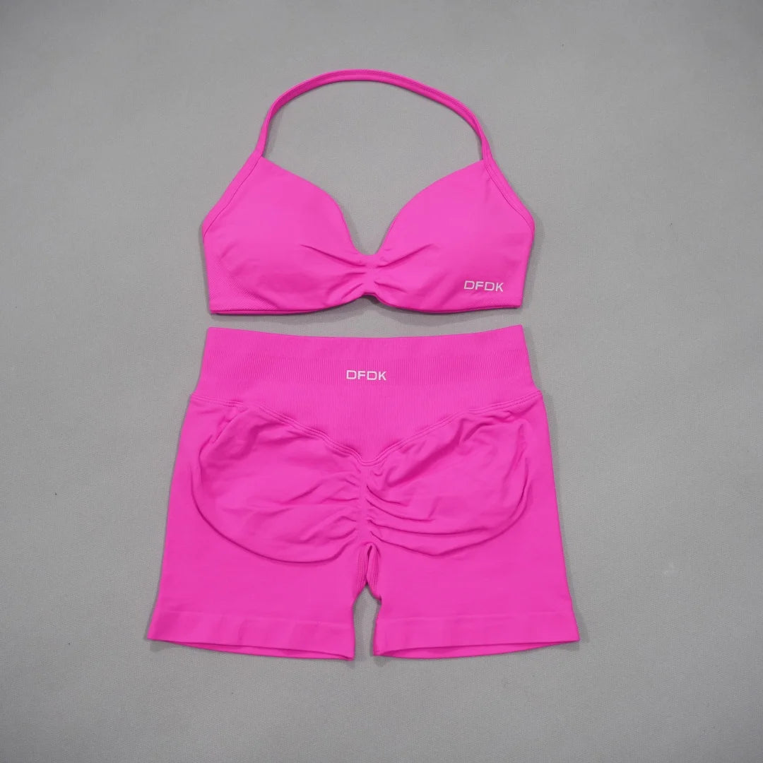 Conjunto deportivo de 2 piezas para mujer DFDK en color marrón, incluye sujetador y pantalones deportivos, de Corporación Turística.