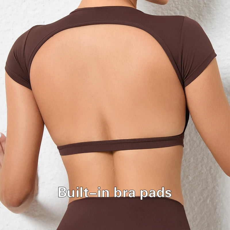 Hearuisavy breathable summer sports T-shirt by Corporación Turística, burgundy color, with chest padding, ideal for active wear