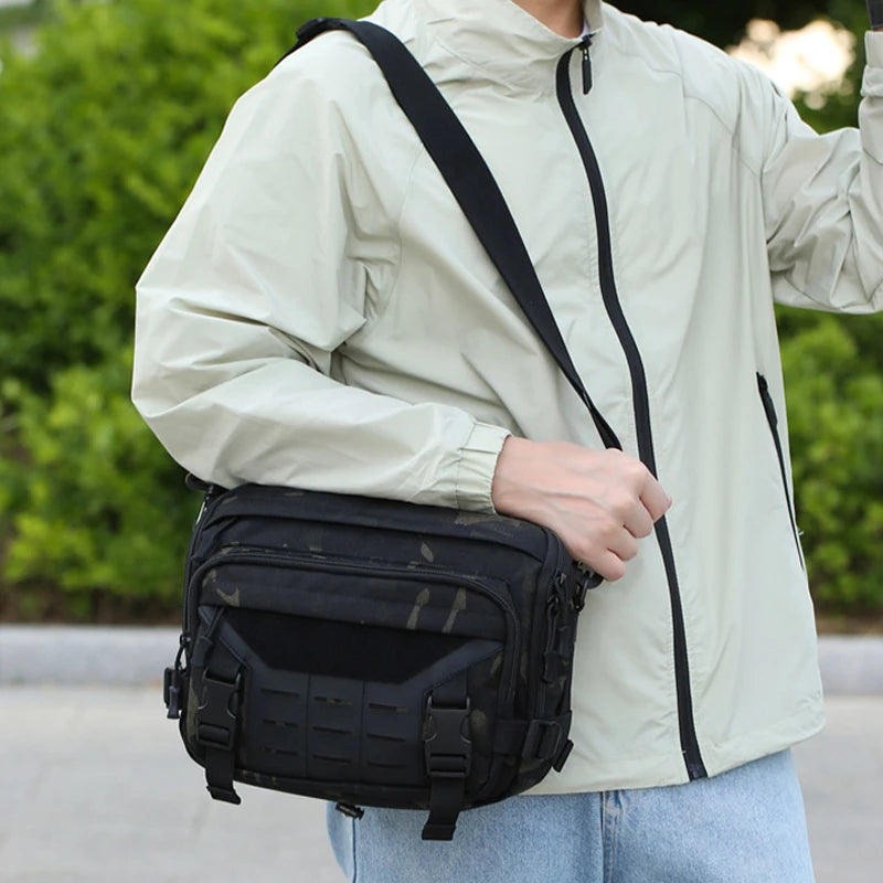 Tactical Molle climbing bag by Corporación Turística featuring large bandolera design with camouflage pattern.