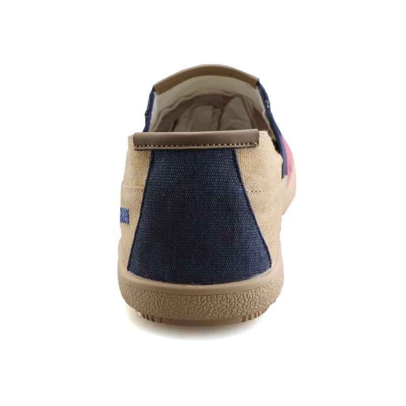 Tan moccasins informales para hombre de Corporación Turística, sin cordones, en color caqui, con suela de goma y diseño cómodo