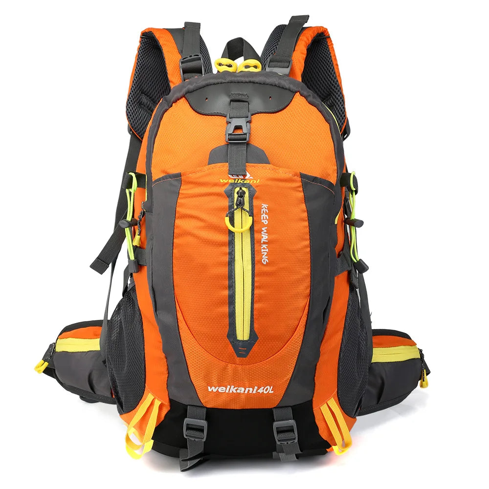 Dark blue 40L hiking backpack for men and women by Corporación Turística, featuring adjustable straps and durable material.