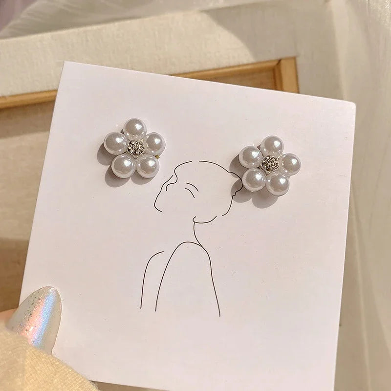 Red retro Pixiu earrings for women featuring bold design, crafted by Corporación Turística, perfect for stylish accessories.