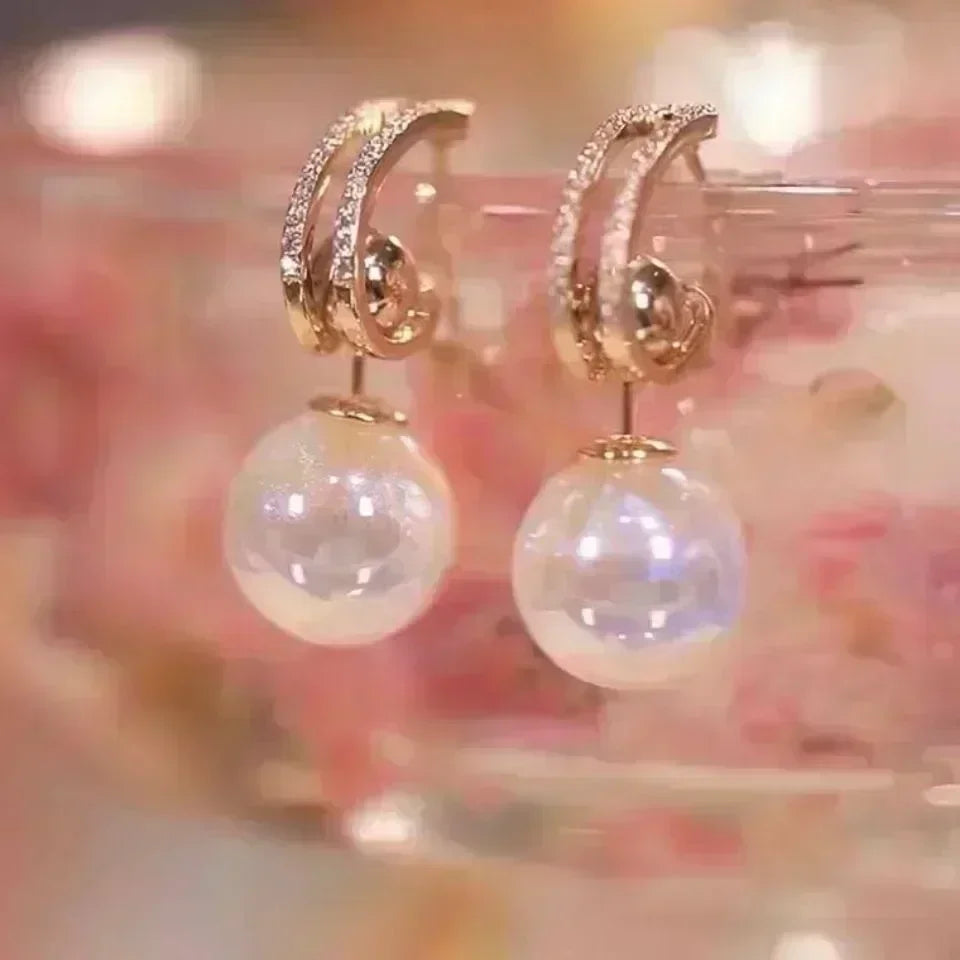 Luxurious green crystal flower earrings by Corporación Turística, elegant jewelry with vibrant gemstone details