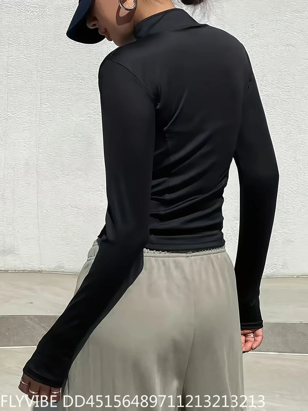 Pink quick-dry women's sports jacket with zipper from Corporación Turística, suitable for active wear and outdoor activities.