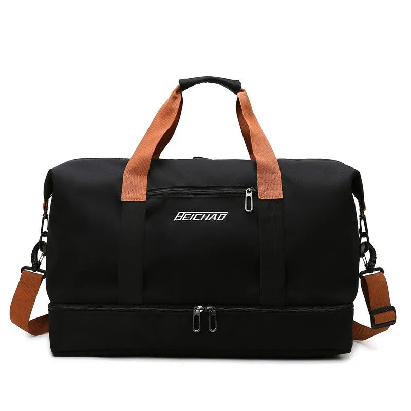 Green travel gym bag by Corporación Turística, compact short-distance luggage for gym and travel needs.