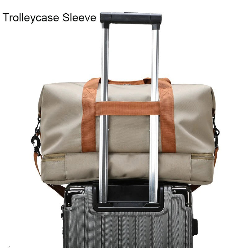 Green travel gym bag by Corporación Turística, compact short-distance luggage with adjustable strap and multiple compartments.