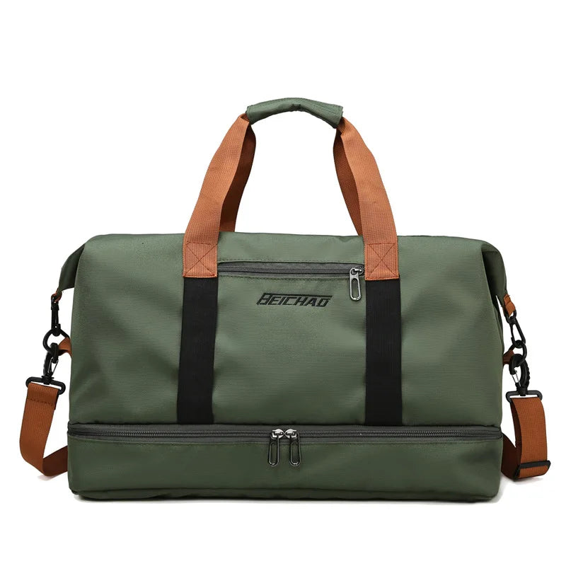 Green travel gym bag by Corporación Turística, compact sports bag ideal for short trips and workout essentials.