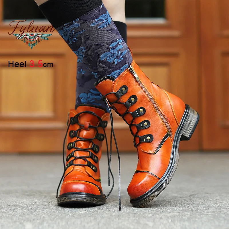Retro women's short boots with 3.5 cm medium heel, black leather, stylish design, and ankle-high cut.