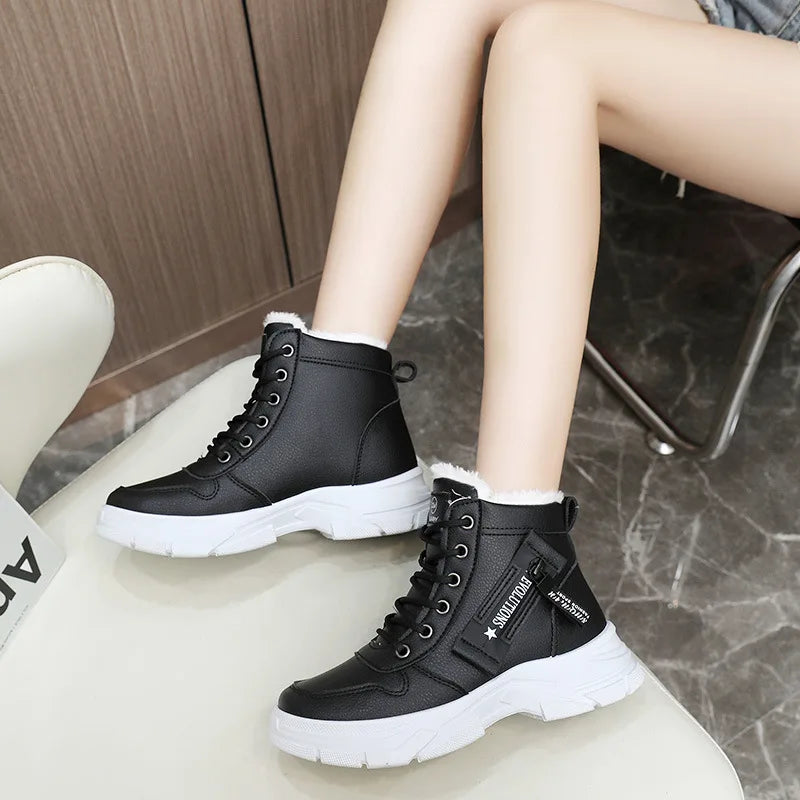 Khaki winter women's boots and athletic sneakers by Corporación Turística, showcasing comfortable footwear for cold weather.