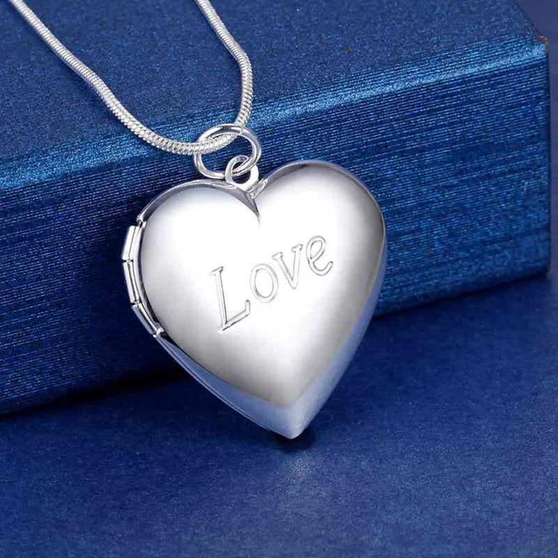 Sterling silver 925 shell pendant necklace, 40-75cm, new arrival, crafted by Corporación Turística with ocean-inspired design.