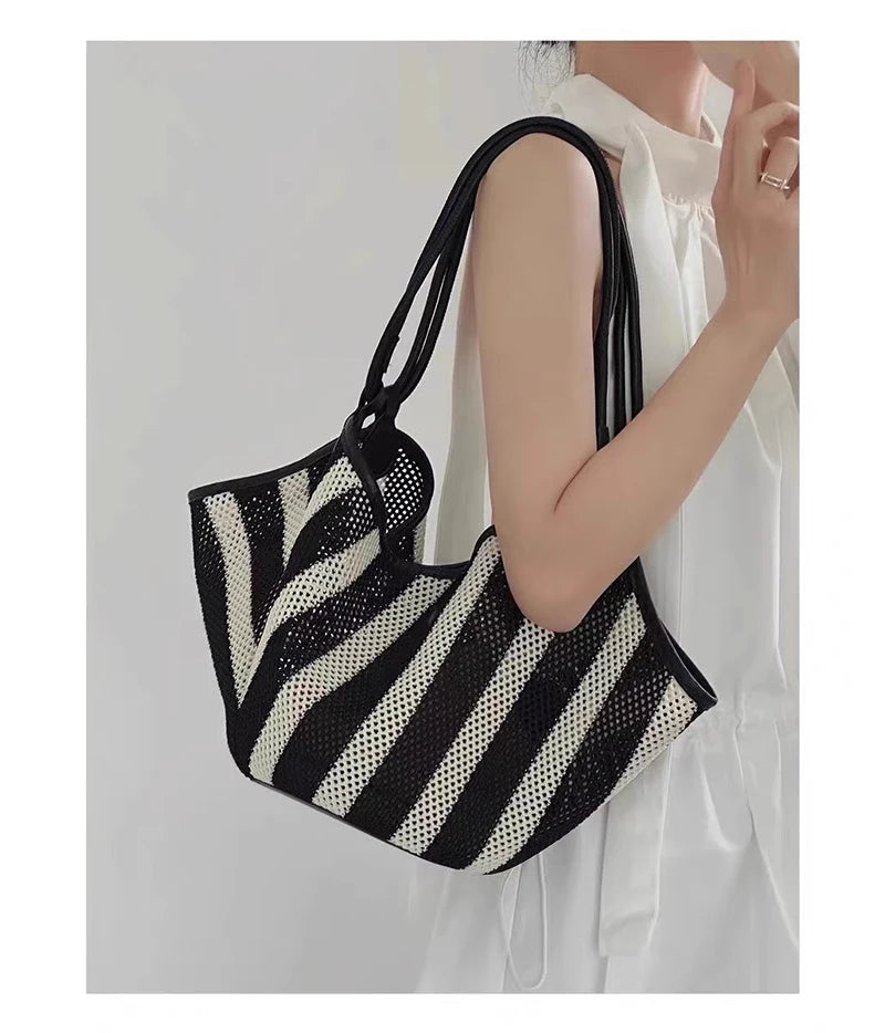 Highreal Forest crossbody bag by Corporación Turística featuring a sloth style in black, casual and stylish for women.