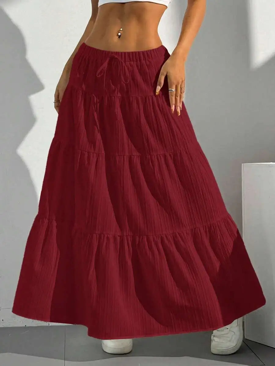Black women's fashion skirt from Corporación Turística featuring a modern European transborder style.