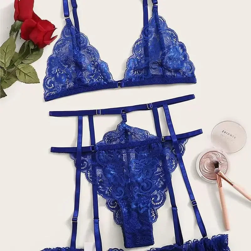 Black plus-size fashionable women's lingerie set from Corporación Turística, showcasing soft fabric and stylish design.