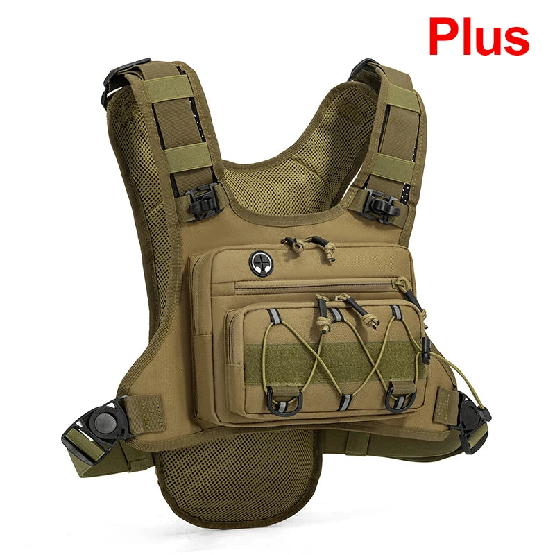 Tactical Molle backpack 15L for cycling by Corporación Turística, featuring multiple compartments and adjustable straps.