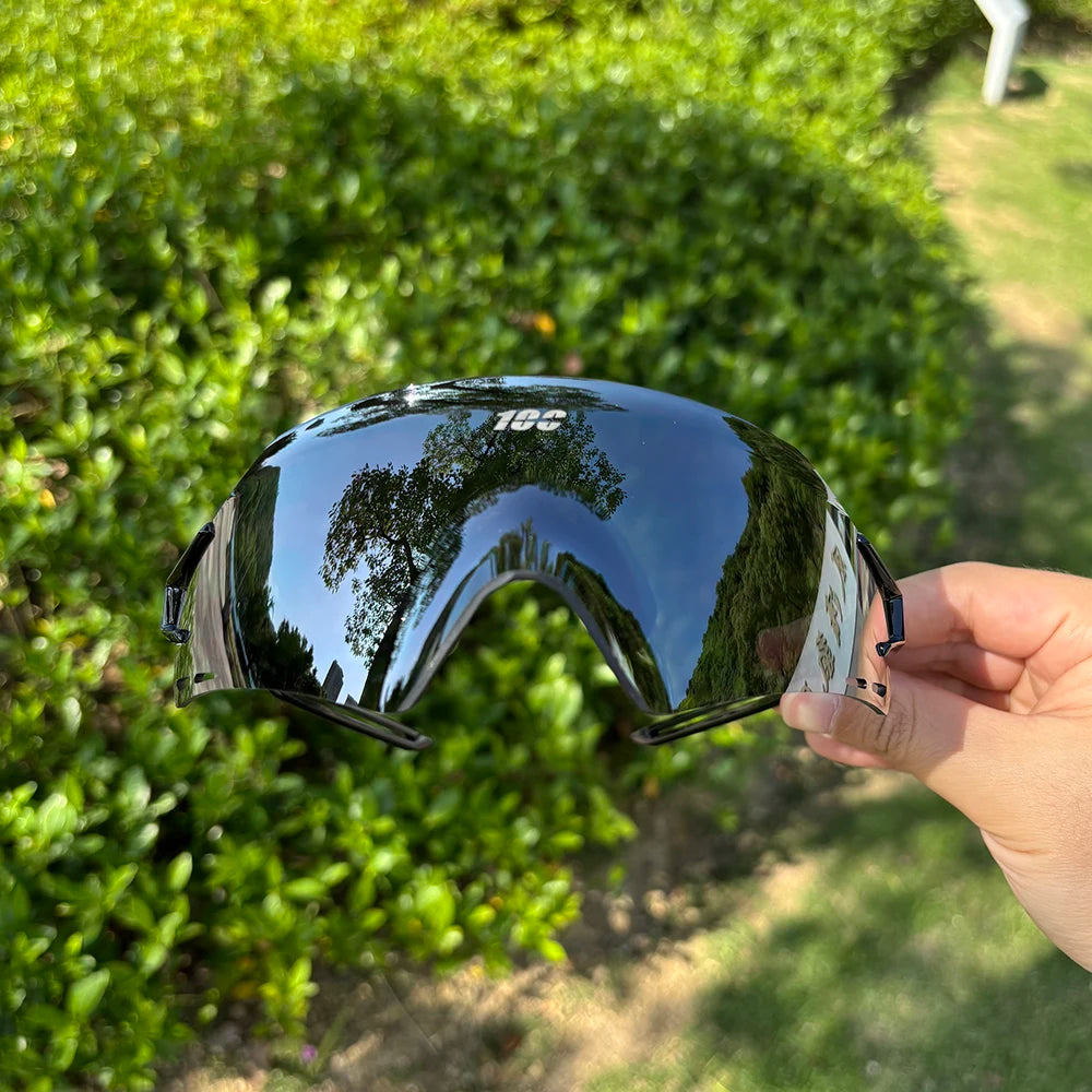 Photocromic cycling glasses with UV400 protection for men, suitable for mountain biking, road cycling, running, and sports.