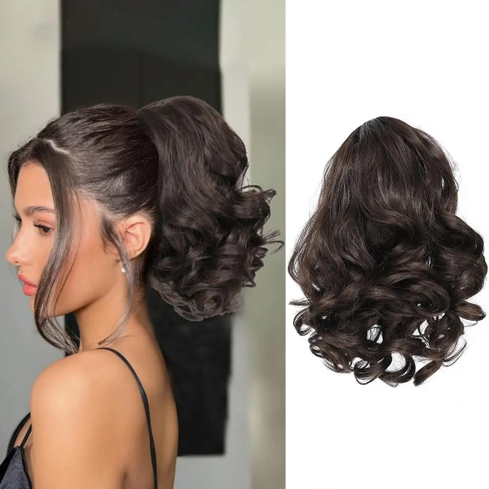 Short curly ponytail extensions with cord from Corporación Turística, showing the textured, wavy hair style.