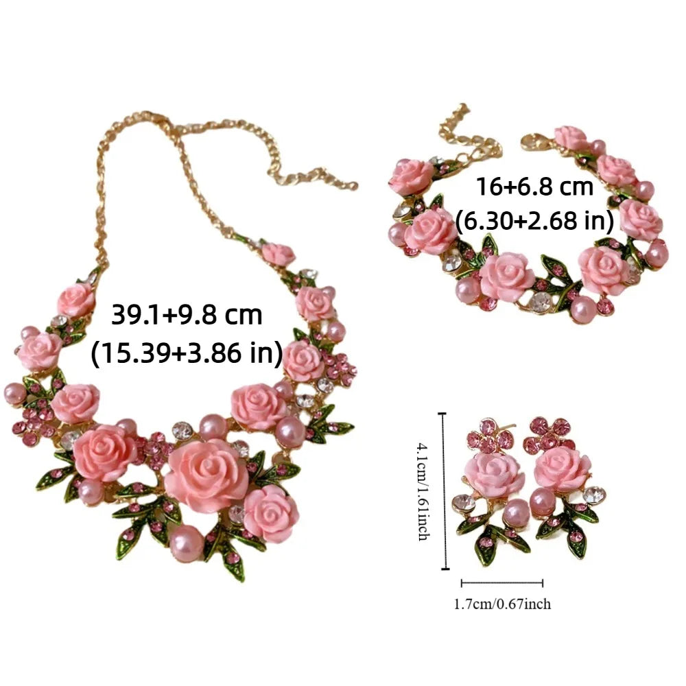 Lujoso collar de flores rosas con diamantes de imitación, elegante accesorio de Corporación Turística, con detalles brillantes y delicados.