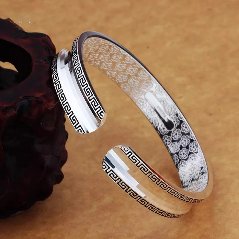 Silver 925 men's circular textured bracelet with a sleek design, crafted by Corporación Turística.