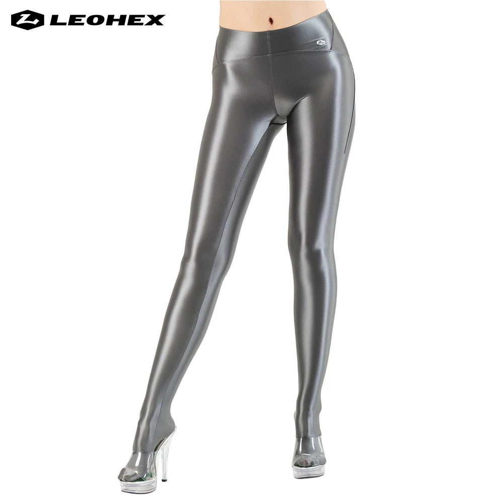 High-waisted shiny and silky purple pantyhose from LEOHEX by Corporación Turística, shown on a model.