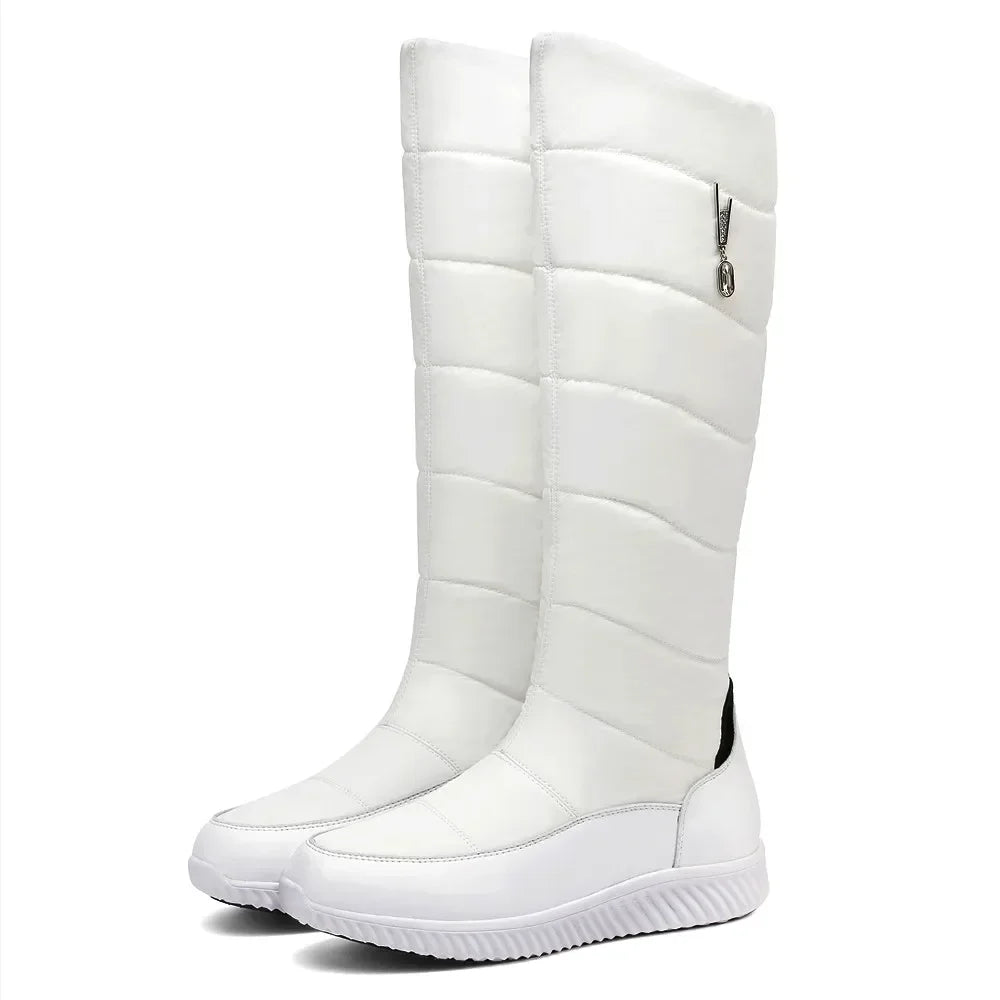 Warm women's snow boots 2026 by Corporación Turística, featuring fleece lining and leather exterior for winter comfort.