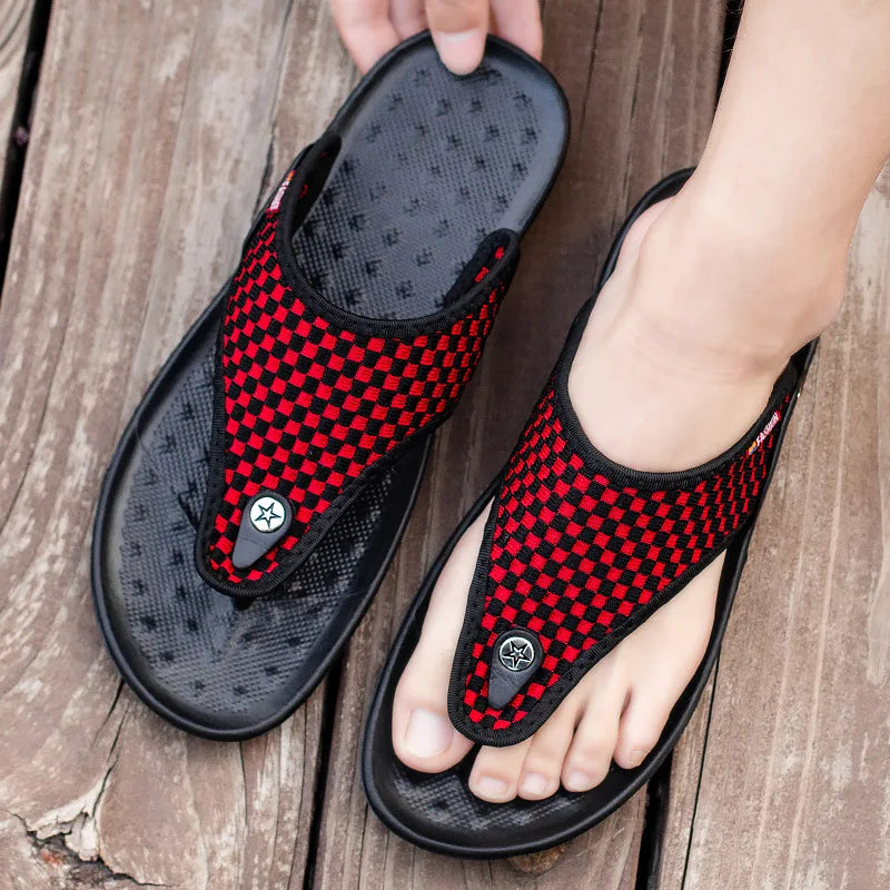 MAEDEF men's summer flip-flops in red with black straps, casual footwear perfect for warm weather.