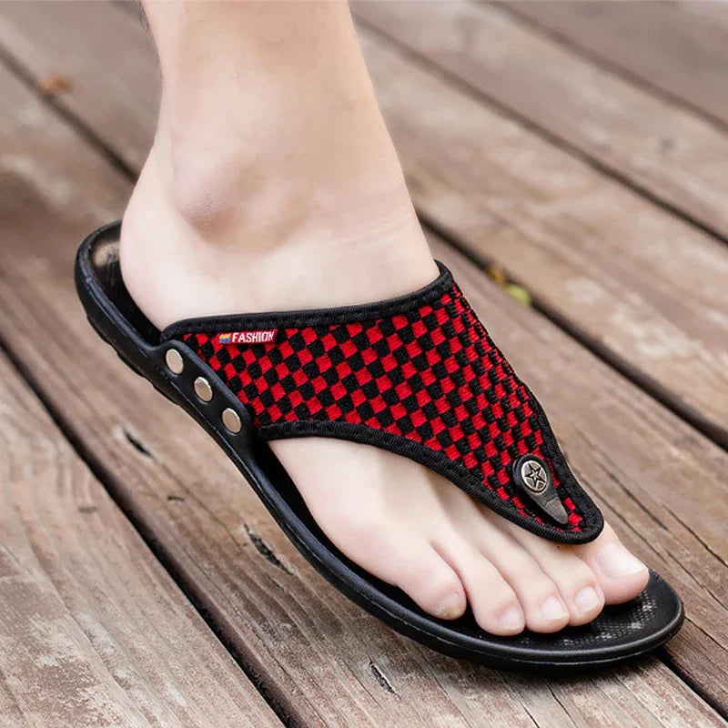 MAEDEF men's summer flip-flops in red, casual slip-on sandals with open toe design, ideal for warm weather wear.