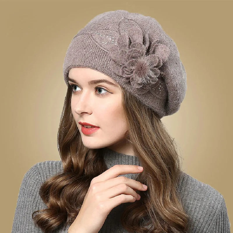Tejido de boinas de conejo para mujer en lana, en color rojo, con tamaño de 54-60cm, estilo elegante y cálido.