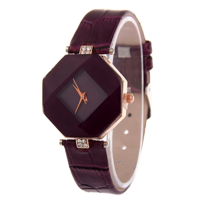 Exquisito reloj geométrico para mujer de Corporación Turística, pulsera elegante con diseño moderno y detalles en la esfera.