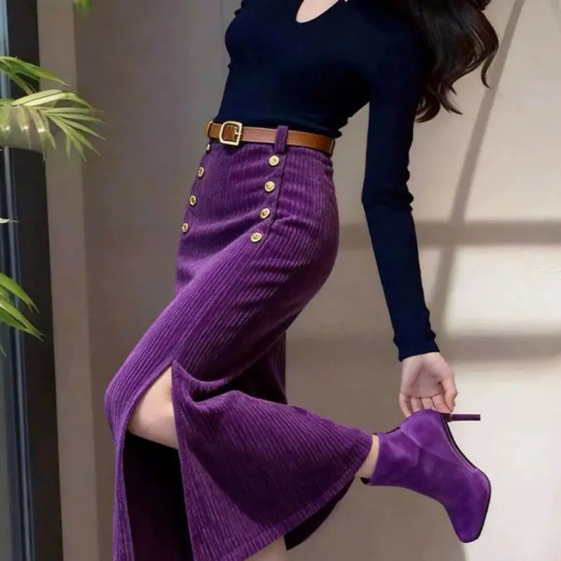 Long purple French corduroy skirt for women, stylish and comfortable, shown in an image of the Corporación Turística product.