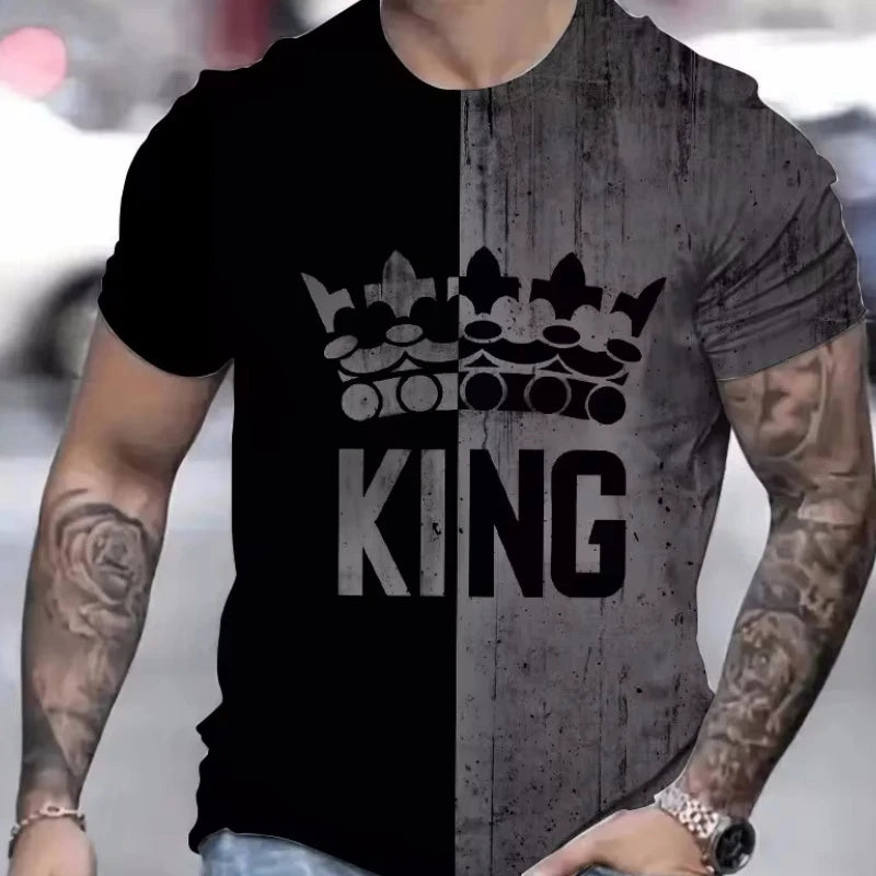 Black men's T-shirt with gold "King" print from Corporación Turística, casual and stylish, displayed on a plain background.