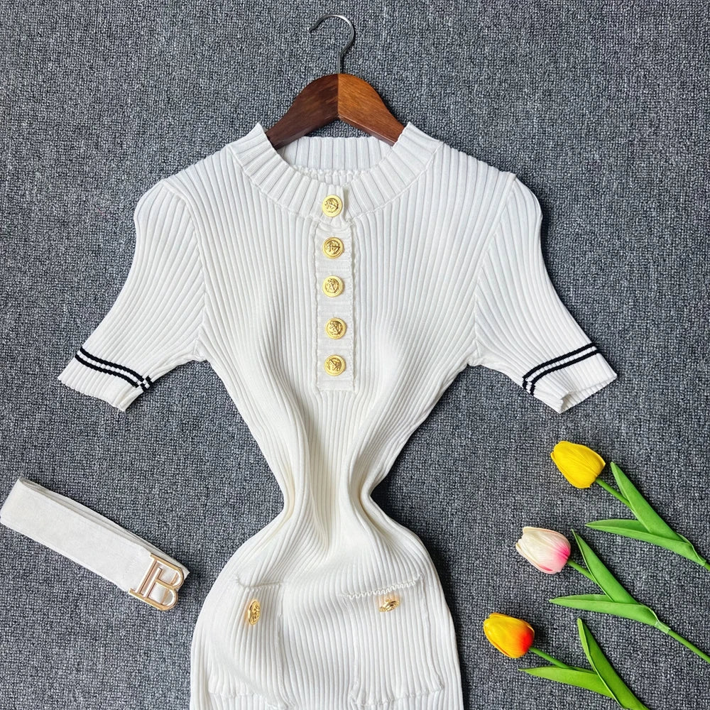 Pink YuooMuoo 2025 autumn-winter knit dress for women, featuring a cozy, stylish design with brand details visible.
