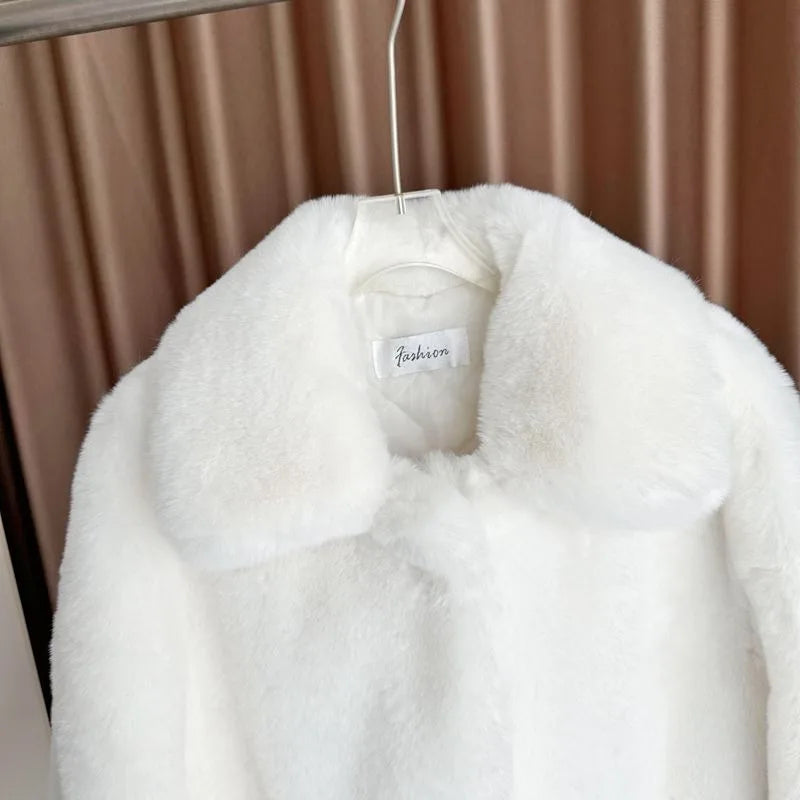 Rose pink women's winter coat 2025 by Corporación Turística, stylish Korean-inspired design, warm and fashionable for cold weather.