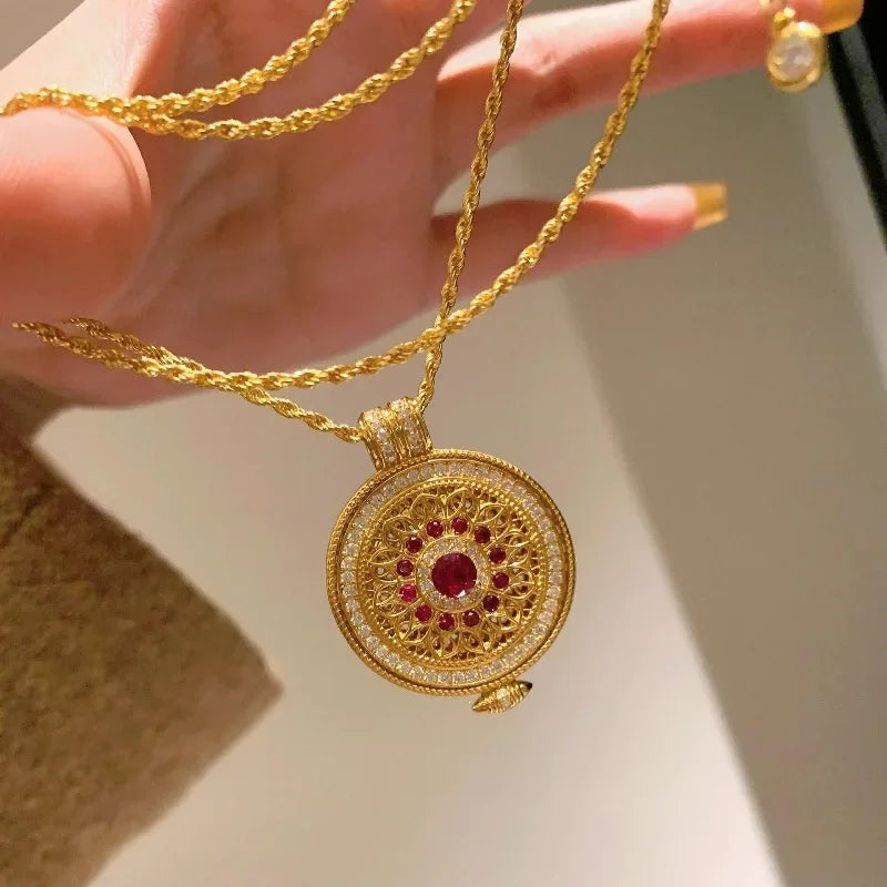 Red round floral pink collar with hollow design, classic style by Corporación Turística, featuring intricate flower details.