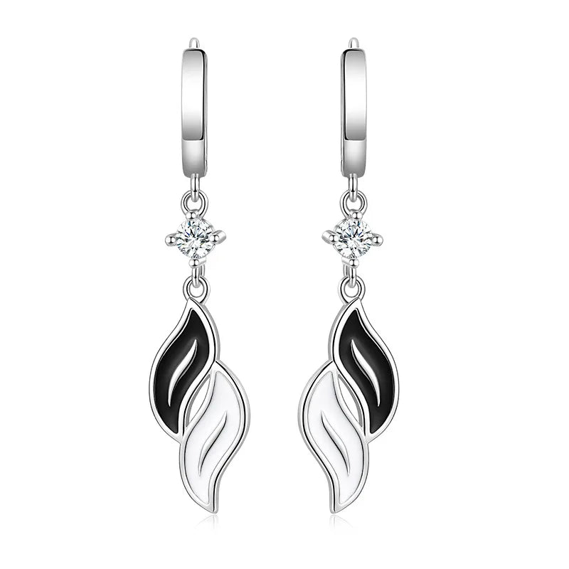 Silver KOFSAC earrings for women featuring Ley de Plata 925, with elegant dangling design and polished finish.
