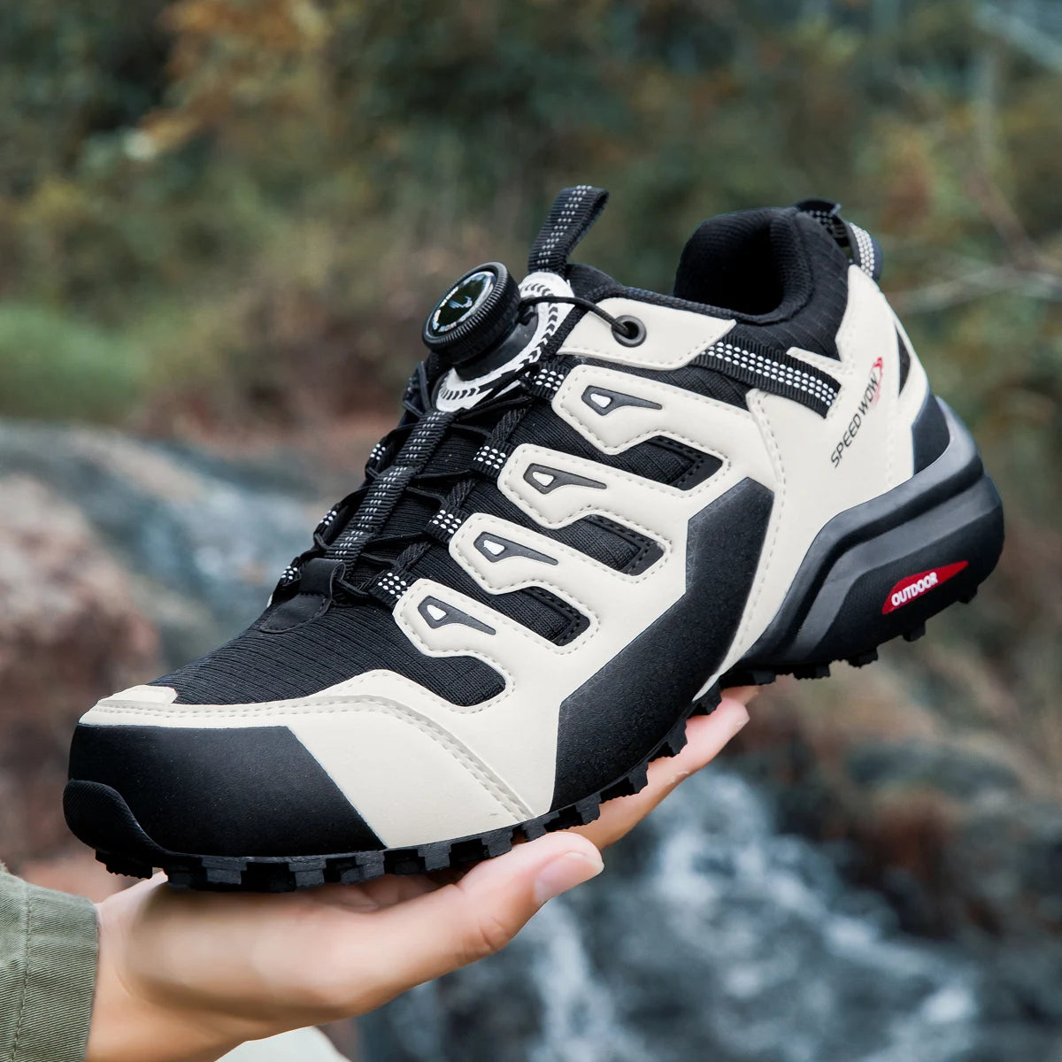 Red men's hiking shoes by Corporación Turística, made of leather with sturdy soles for outdoor trekking.