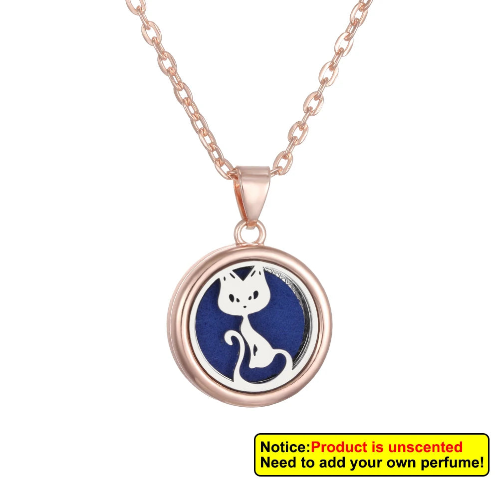 Aromatherapy diffuser necklace featuring a Nueva Flor Árbol de la Vida design by Corporación Turística, with intricate floral and tree motifs.