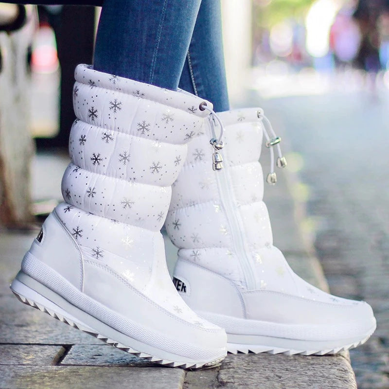 Grey women's snowground boots without skis by Corporación Turística, featuring a durable design for winter outdoor activities.