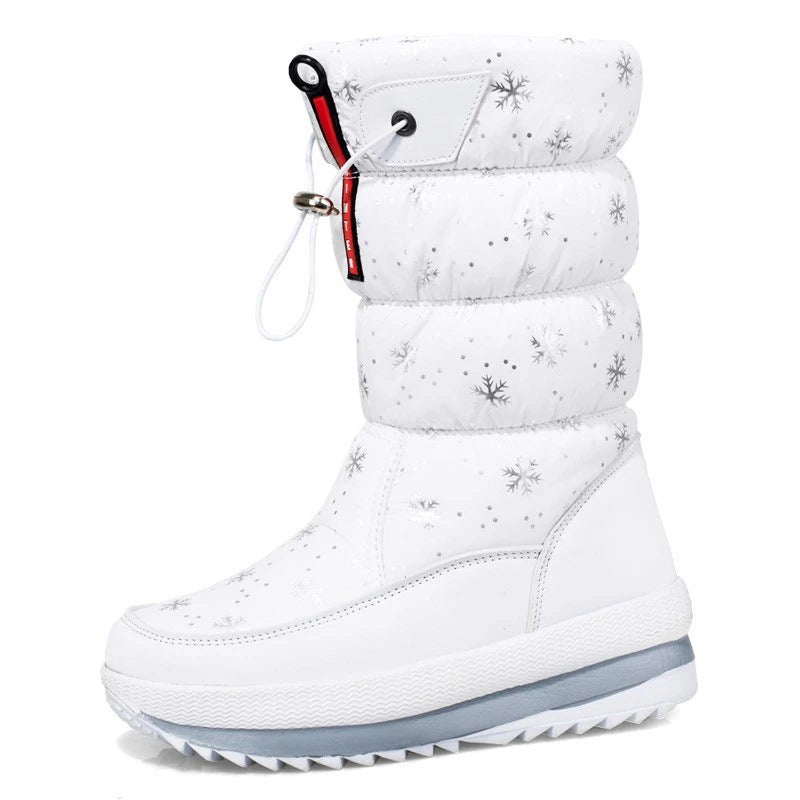 Gray women's snow boots without skis from Corporación Turística, suitable for northeastern winter conditions, with sturdy sole and stylish design.