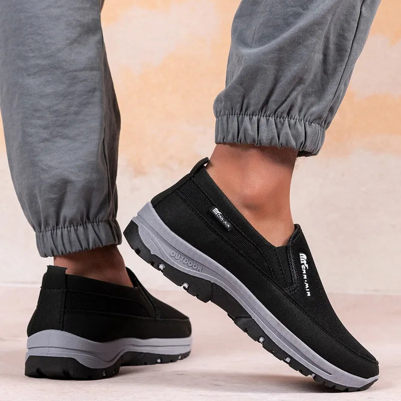 Gray LEDP men's casual loafers, lightweight and slip-resistant moccasins with a classic design for everyday wear.
