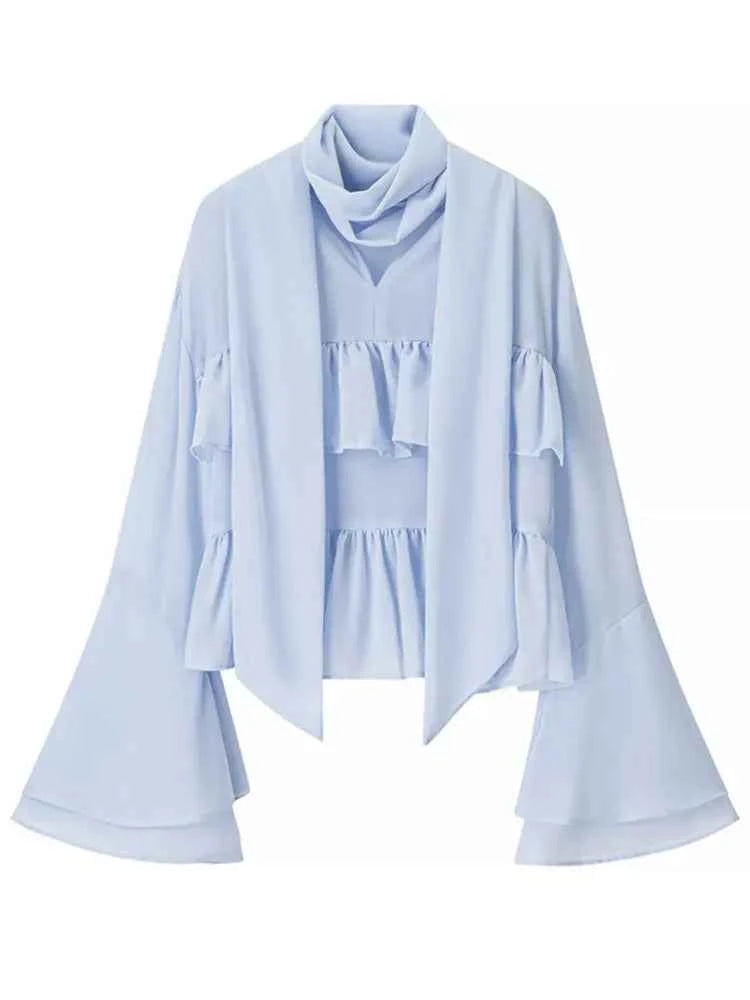 Lyaner Amiily vintage blue gas blouse with flowing fabric, stylish and elegant, ideal for casual or formal occasions.