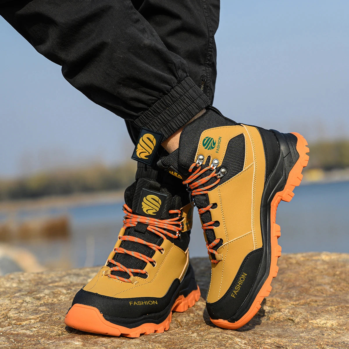 QUELERK men's safety boots with steel toe cap and anti-perforation sole, durable work footwear for construction or industrial safety