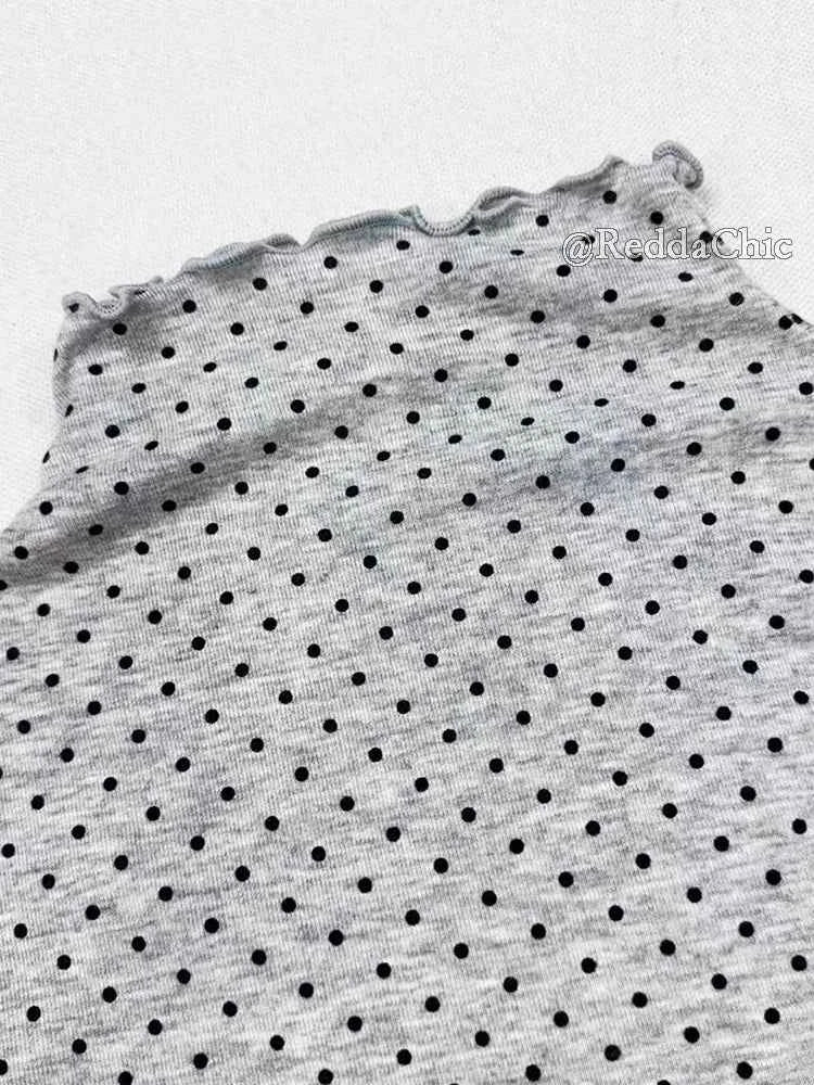 Redda CHiC grunge style gray polka dot T-shirt for women, casual Y2K-inspired top perfect for fall fashion.